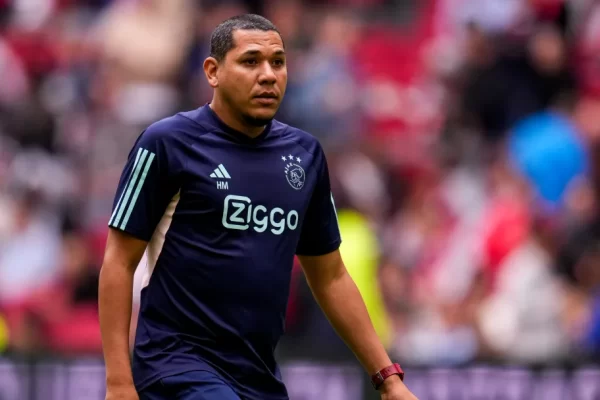Ajax hires manager, appoints former Valencia player as manager