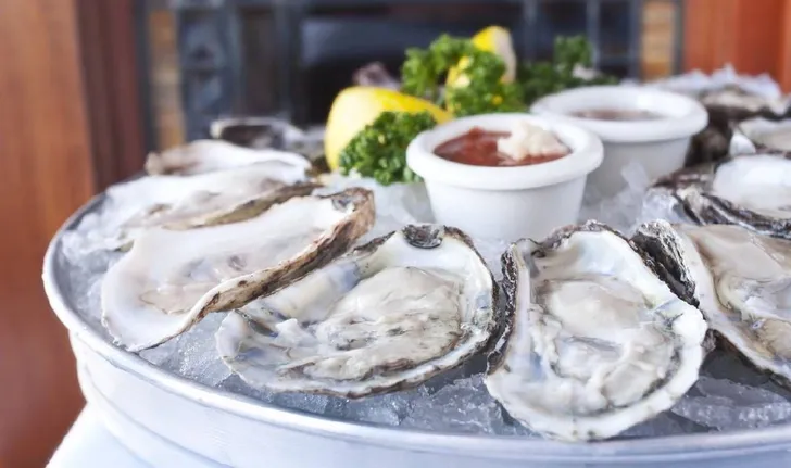 4 food groups not recommended to eat with fresh oysters Because it affects health